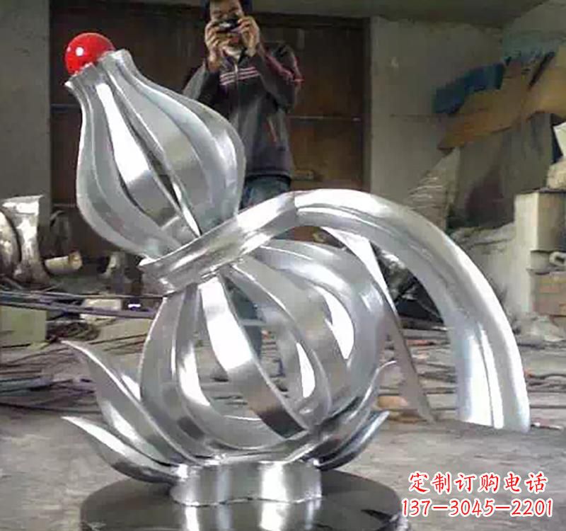 金华不锈钢葫芦雕塑精美而传统