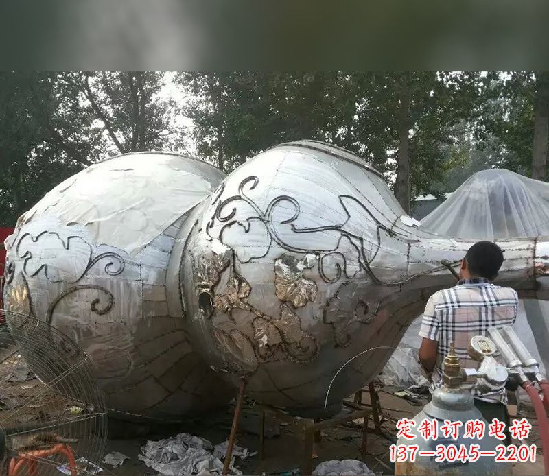 金华不锈钢葫芦雕塑精美绝伦