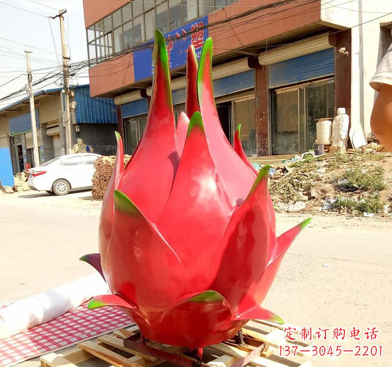 金华精美不锈钢火龙果雕塑