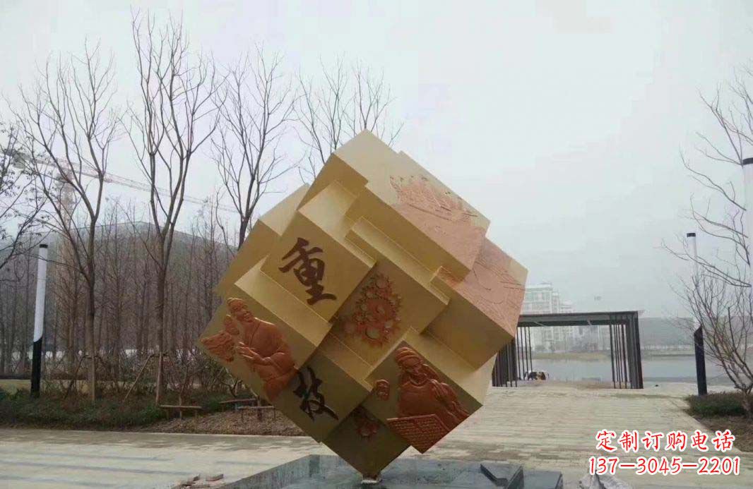 金华不锈钢魔方雕塑给景观增添丰富多彩