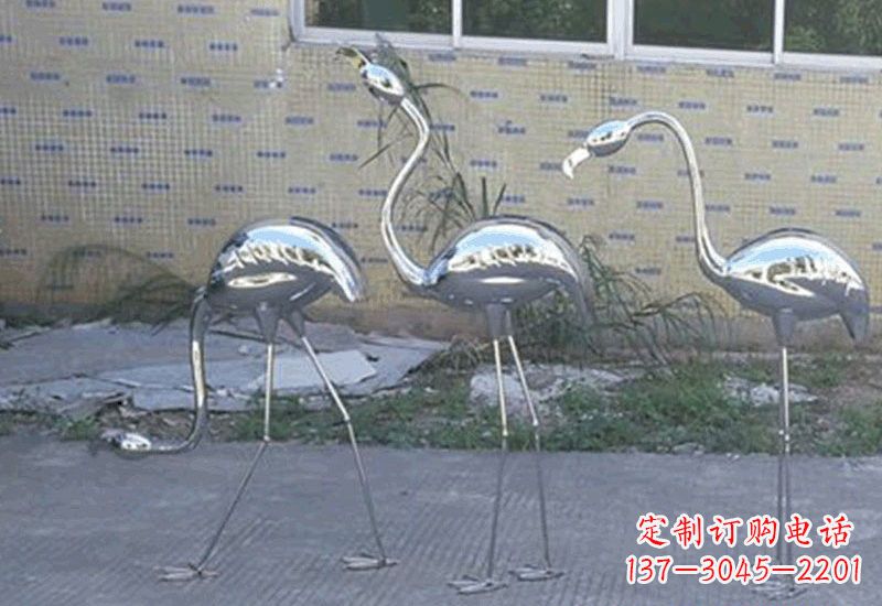 金华不锈钢火烈鸟雕塑给人以美好的视觉享受