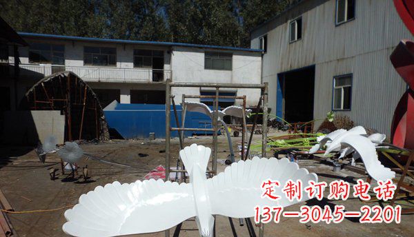 金华不锈钢老鹰雕塑美丽的象征