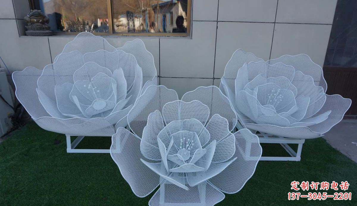 金华不锈钢荷花雕塑一种精美而经久不衰的艺术品