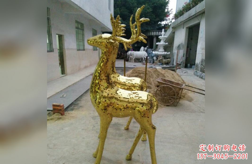 金华不锈钢鹿公园的动物雕塑