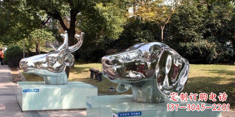 金华狗头公园不锈钢鹿和狗雕塑