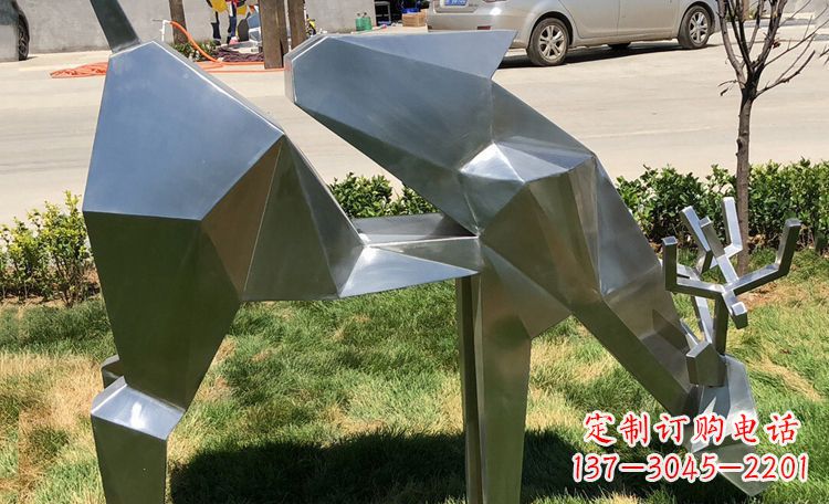 金华不锈钢梅花鹿雕塑给公园带来美丽风景