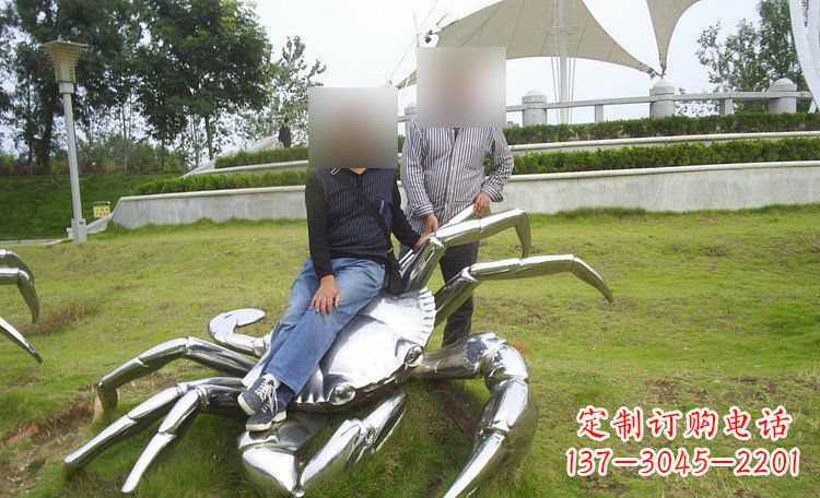 金华不锈钢螃蟹雕塑艺术美化公园环境