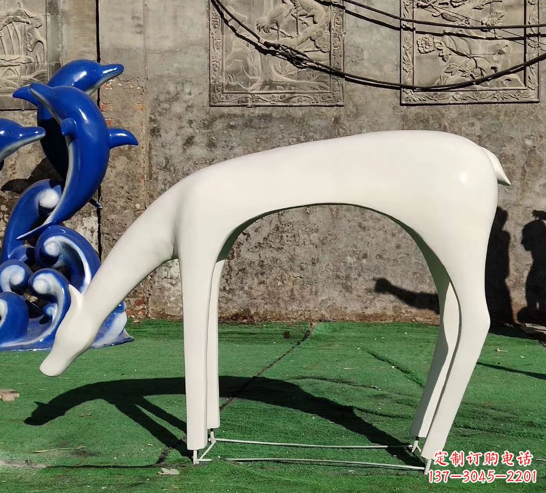 金华不锈钢喷漆艺术小鹿雕塑——精美雕塑,给您不一样的视觉享受