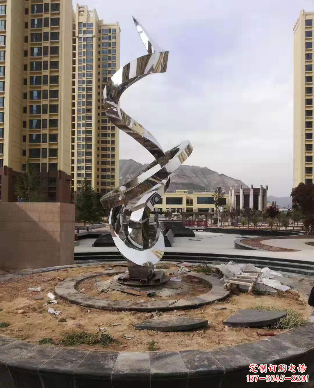 金华飘带雕塑美化城市空间的艺术