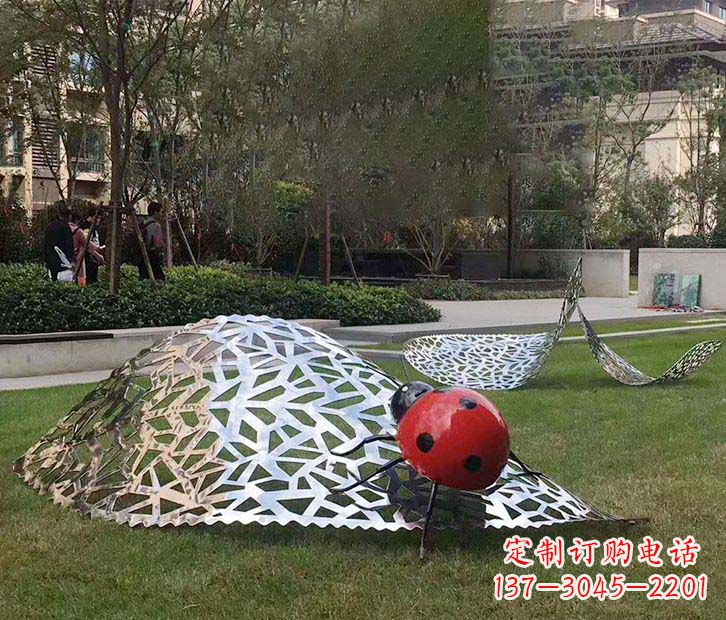 金华不锈钢瓢虫雕塑令人惊叹的艺术之美
