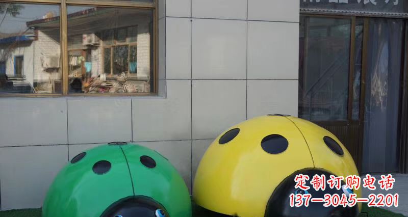 金华不锈钢瓢虫雕塑精致而富有艺术感