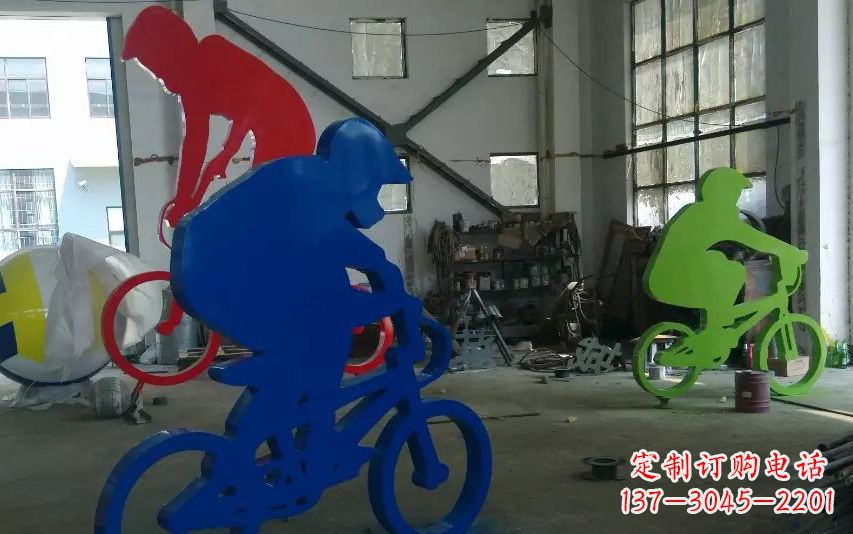 金华不锈钢骑自行车的运动雕塑