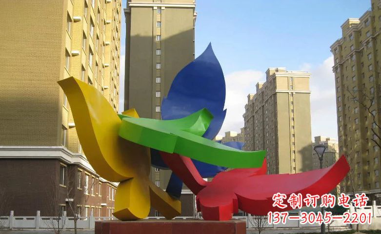 金华不锈钢树叶景观雕塑美丽而精致