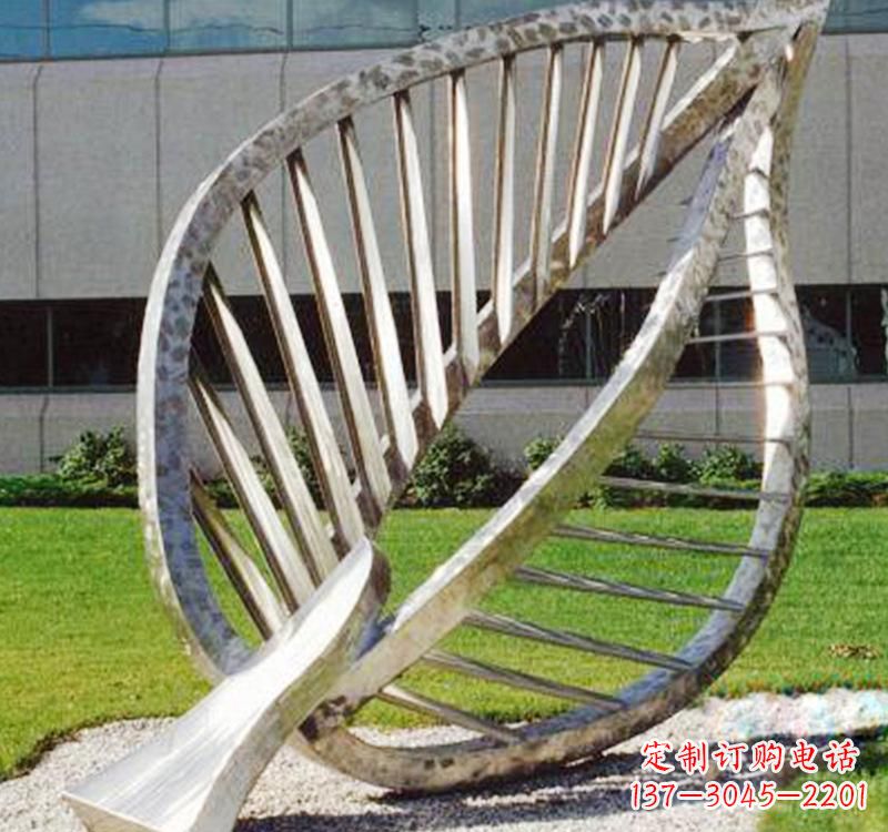 金华不锈钢树叶镂空景观雕塑精美而古朴