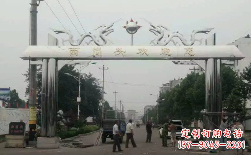 金华不锈钢双龙戏珠牌坊传承文化的雕塑之美