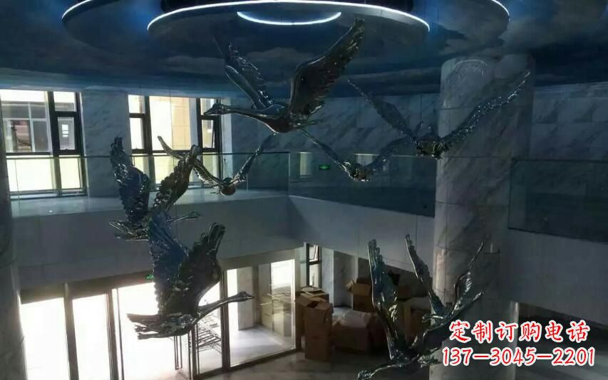 金华不锈钢天鹅雕塑赋予室内空间灵动之美