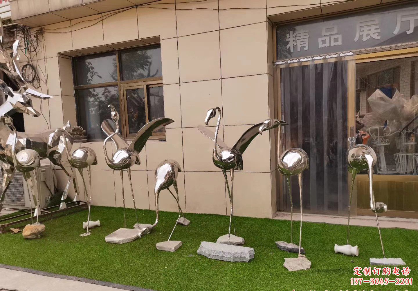 金华不锈钢仙鹤景观雕塑精美雕塑展现优美的仙鹤之美
