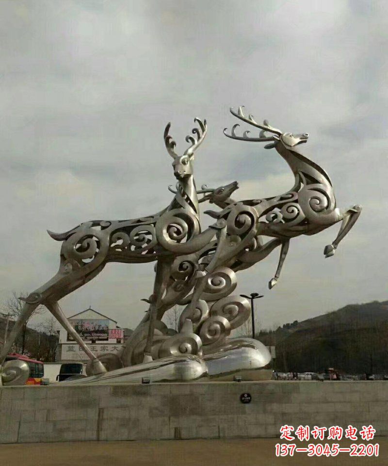 金华梅花鹿雕塑——祥云梅花鹿广场的标志