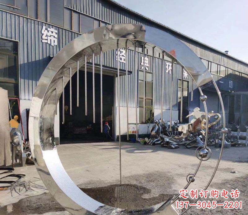金华不锈钢旋转流水圆环雕塑