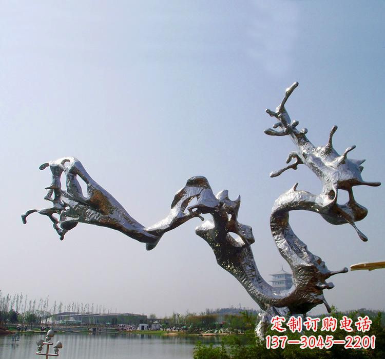 金华不锈钢水滴雕塑体现自然之美