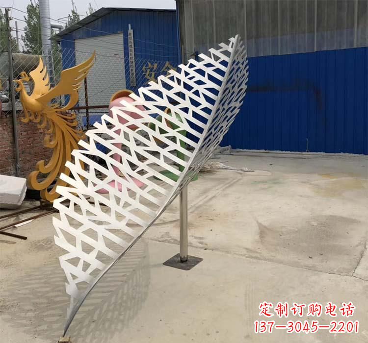 金华不锈钢园林树叶雕塑