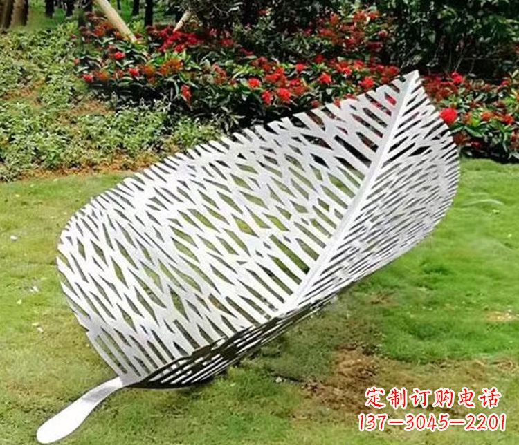 金华不锈钢园林镂空树叶雕塑精美而抽象