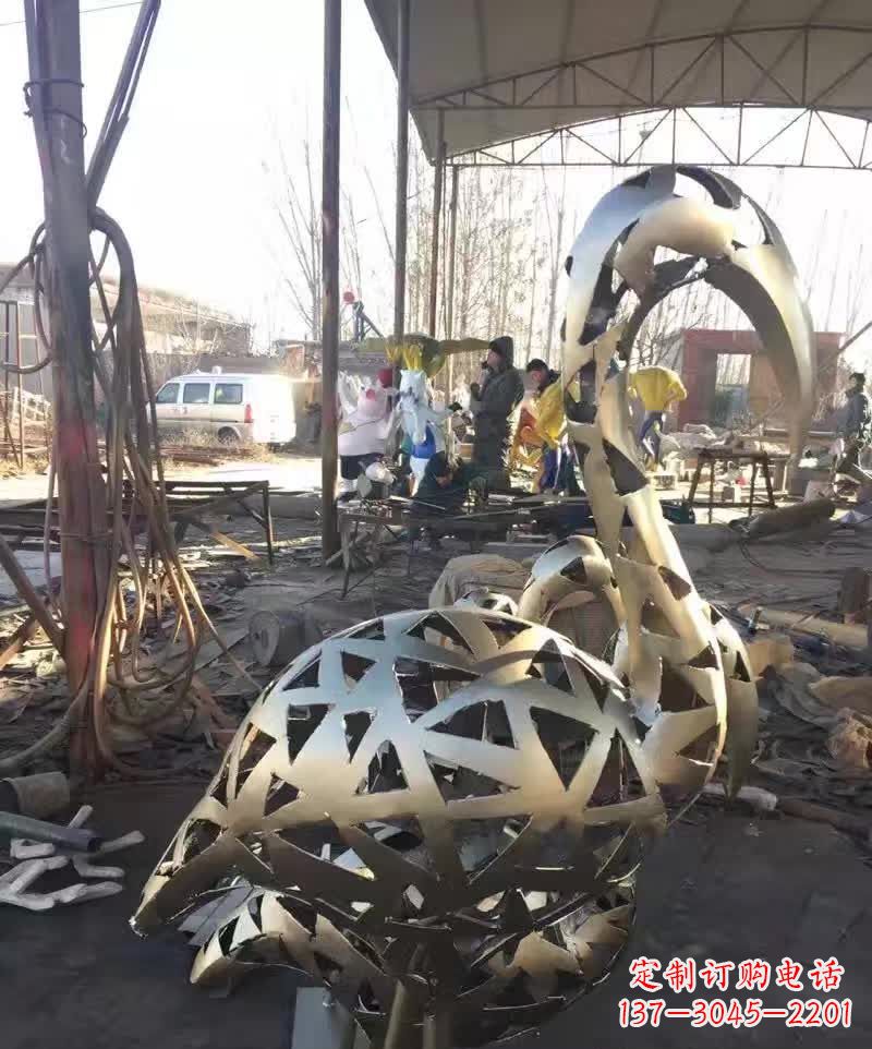 金华不锈钢园林镂空天鹅雕塑