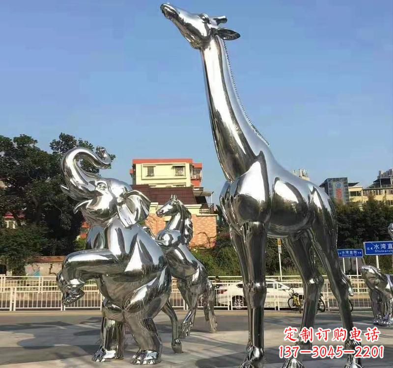 金华长颈鹿雕塑精美而优雅