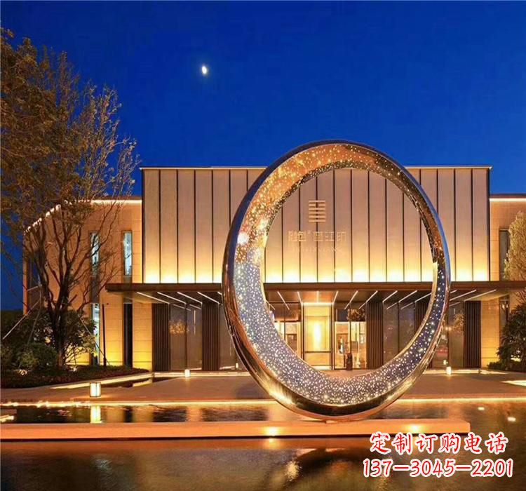 金华不锈钢圆环雕塑给空间增添无限美感
