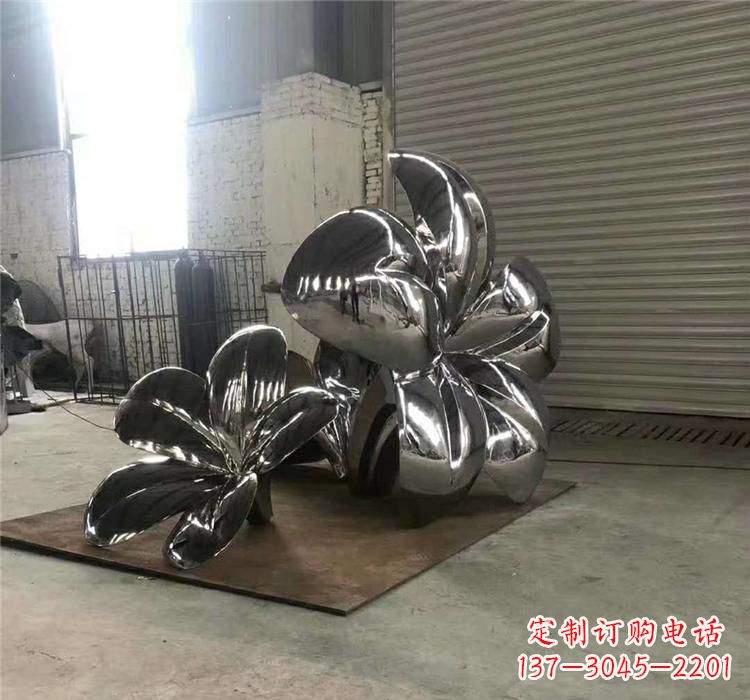 金华不锈钢植物镜面荷花雕塑——艺术的精美结晶