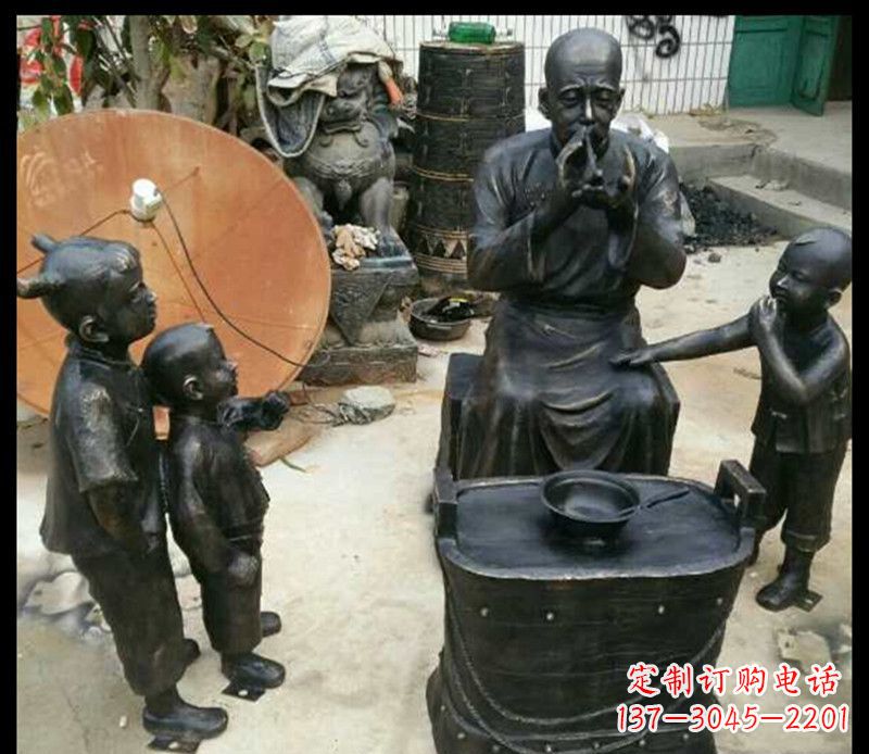 金华糖果街上的铜雕精灵