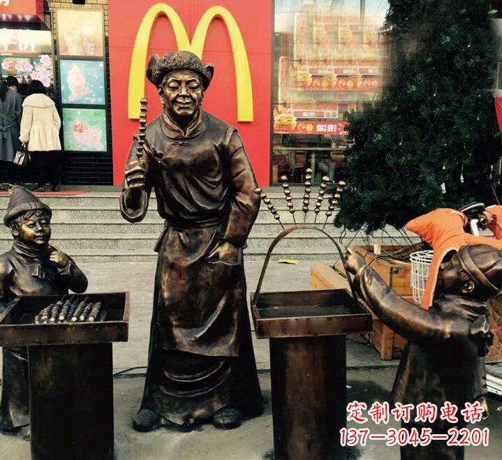 金华步行街上的糖葫芦铜雕
