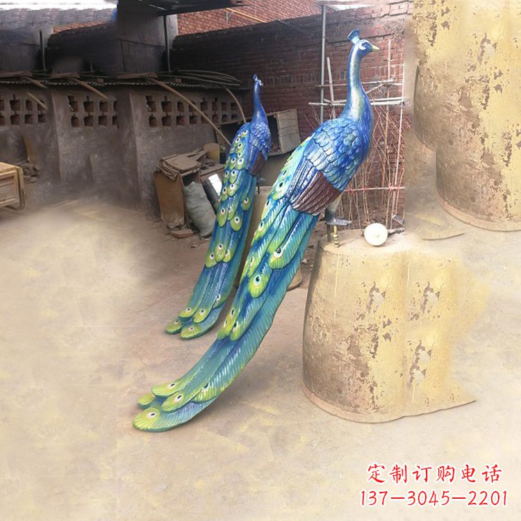 金华彩绘孔雀铜雕塑
