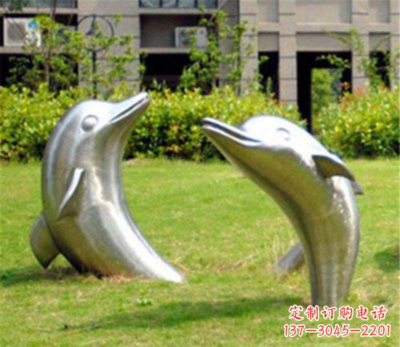 金华海豚雕塑草坪上的精美装饰