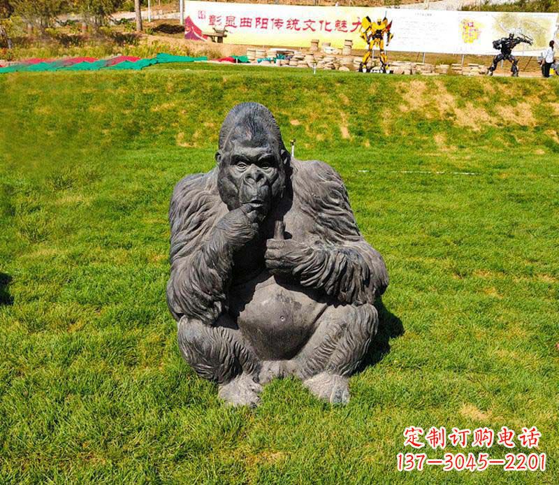 金华草坪猩猩公园动物石雕
