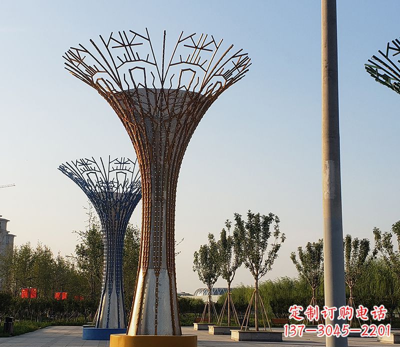 金华城市景观的点缀——不锈钢树叶雕塑