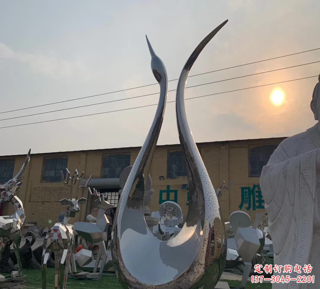 金华雕塑镜面天鹅