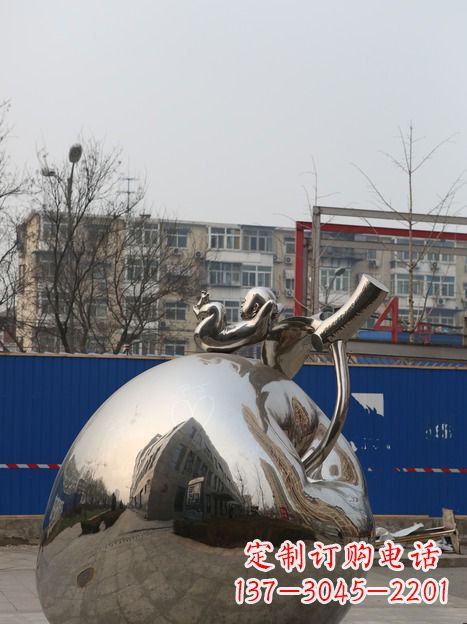 金华城市中的苹果雕塑