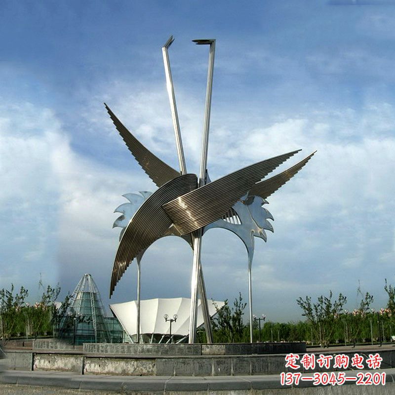 金华城市广场精美仙鹤雕塑