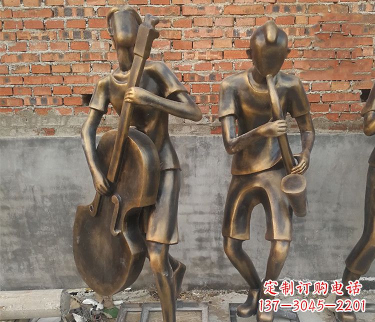 金华雄伟屹立——萨克斯铜雕