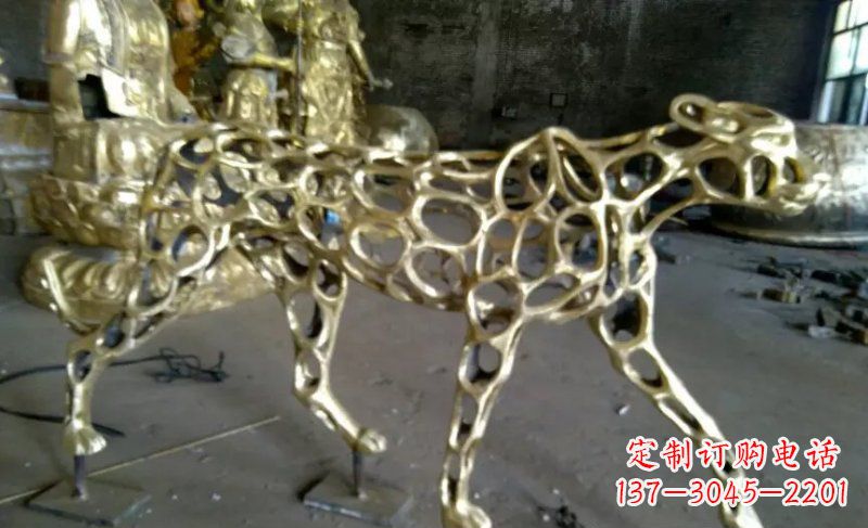 金华静谧的金钱豹雕塑