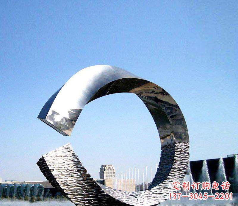 金华抽象镜面不锈钢圆环雕塑