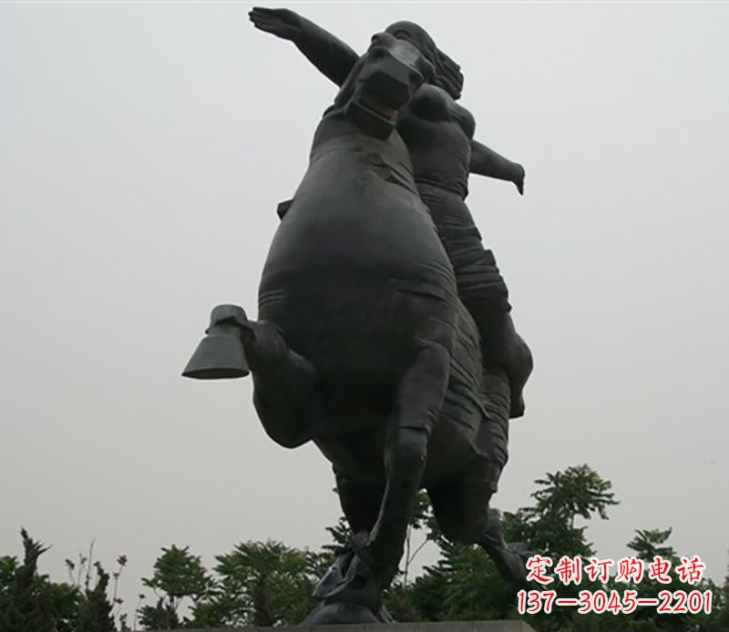 金华穿越时空铜人骑马铜雕