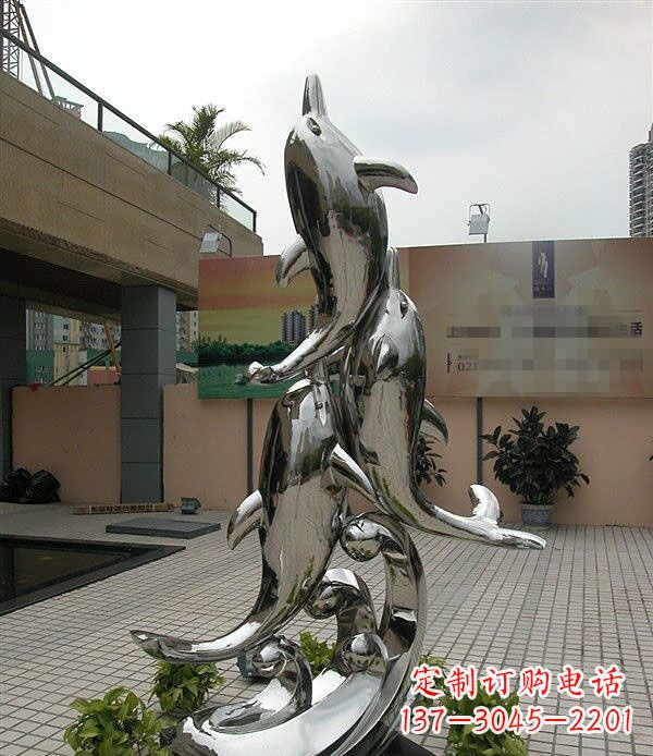 金华海豚雕塑表达创意与活力