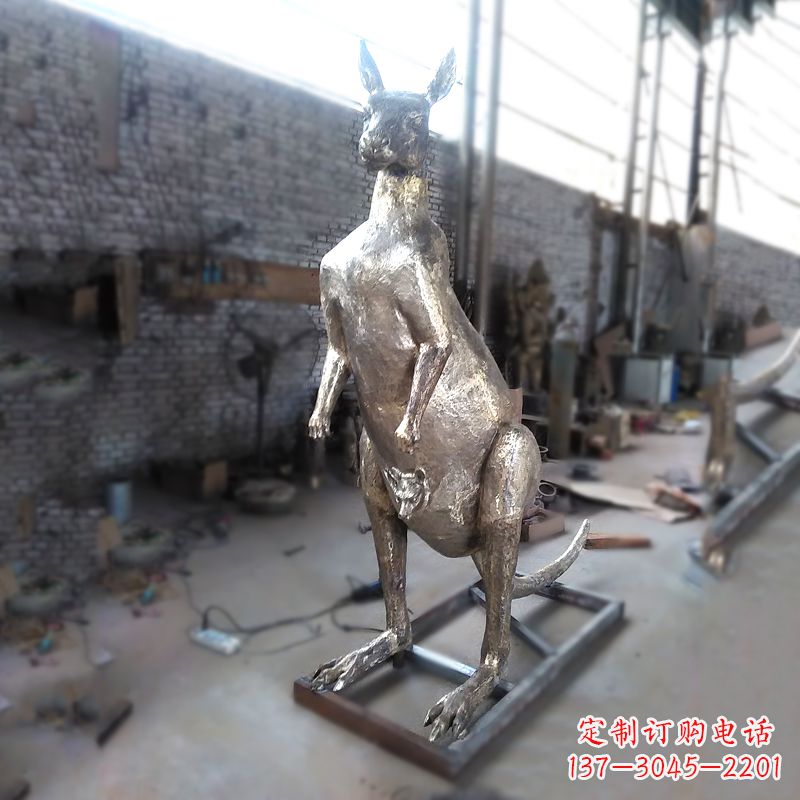 金华纯铜铸造的袋鼠雕塑