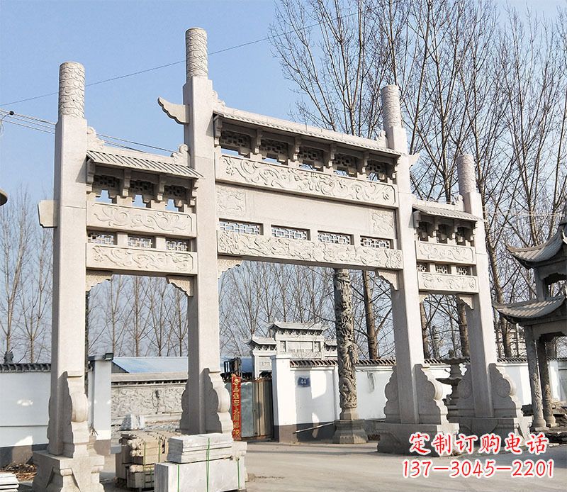 金华村口的珍贵文化——牌坊雕塑