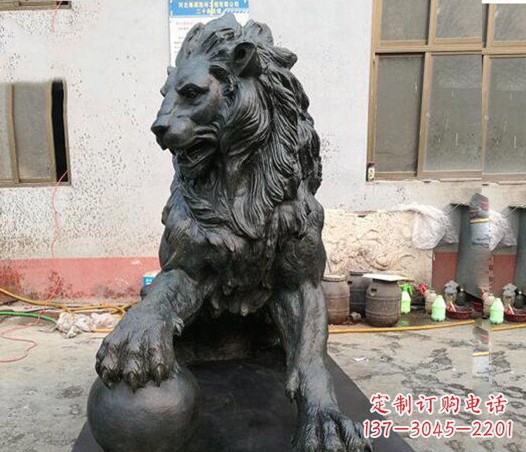 金华大型西方踩球狮子铜雕塑