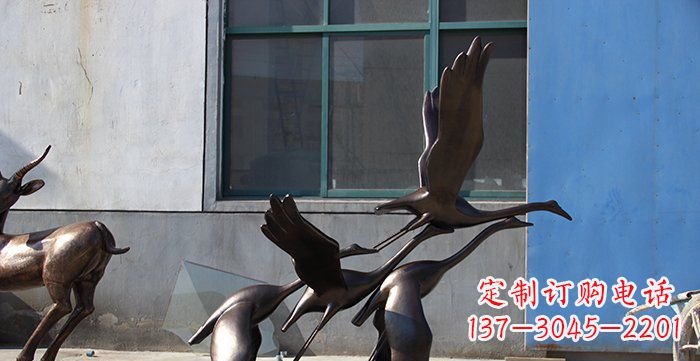 金华大雁飞翔铸铜动物铜雕