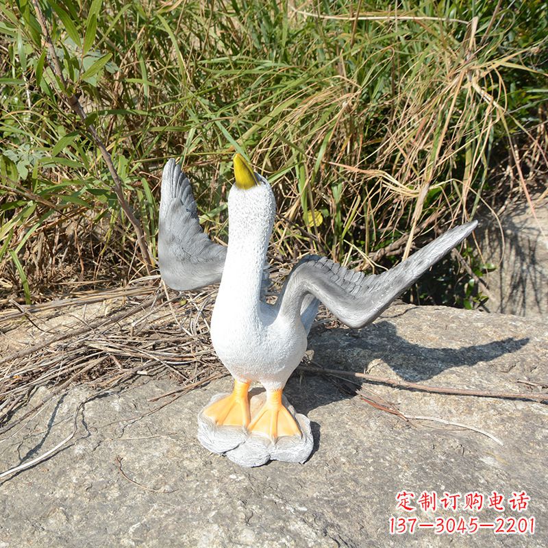 金华祈求和平的雕塑少女