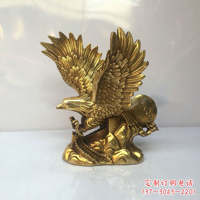 金华高雅迷人的镀金铜老鹰雕塑